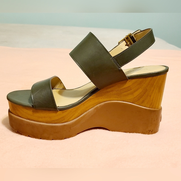 MICHAEL KORS sz 8.5 - Picture 2 of 14